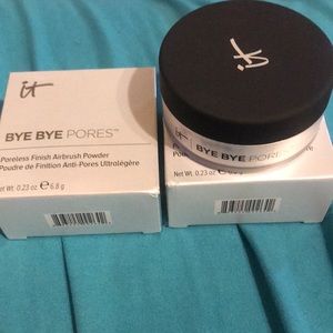 it Cosmetics Bye Bye Pores Translucent Powder (2)